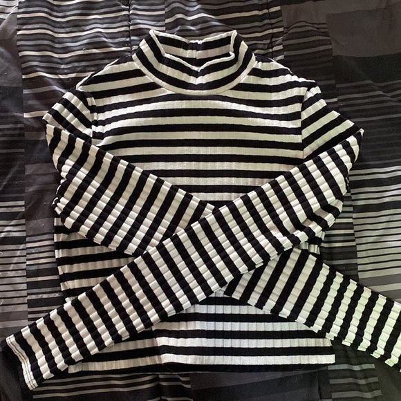Black/white stripped, long-sleeve shirt from H&M - Picture 2 of 4